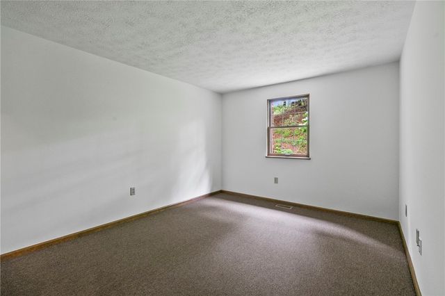 1004 River Oaks Dr, Aspinwall, PA 15215