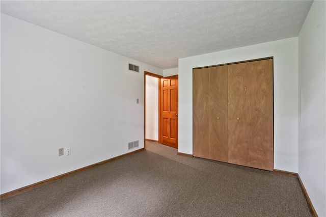 1004 River Oaks Dr, Aspinwall, PA 15215