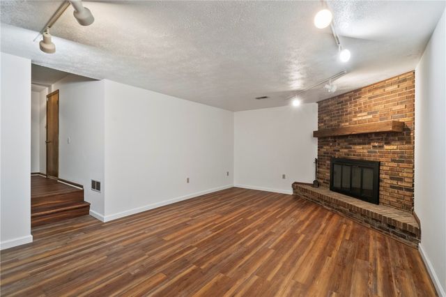 1004 River Oaks Dr, Aspinwall, PA 15215