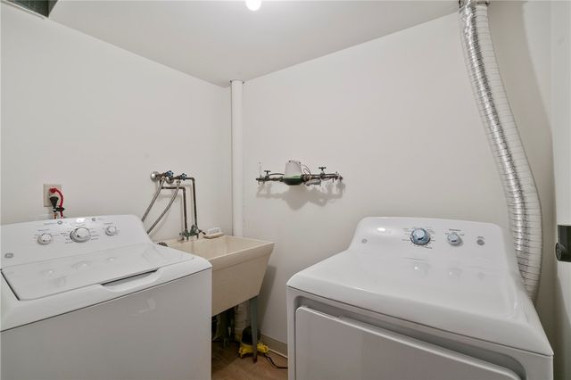 1004 River Oaks Dr, Aspinwall, PA 15215