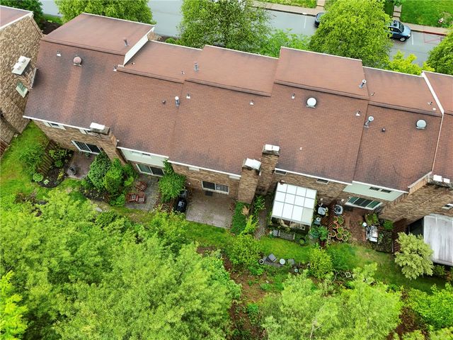 1004 River Oaks Dr, Aspinwall, PA 15215