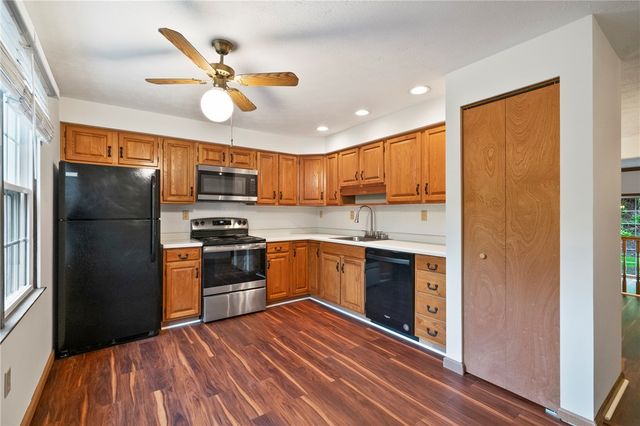 1004 River Oaks Dr, Aspinwall, PA 15215