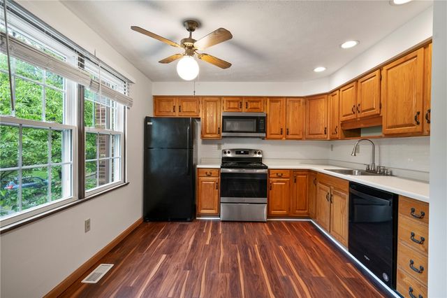1004 River Oaks Dr, Aspinwall, PA 15215