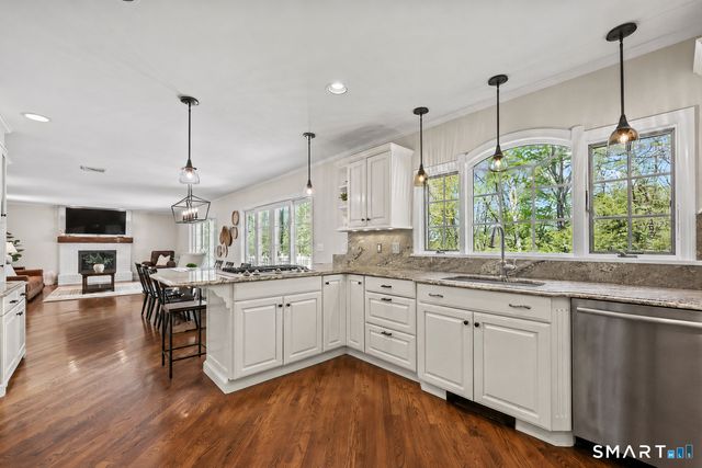 50 Old Farms Road, Glastonbury, CT 06073