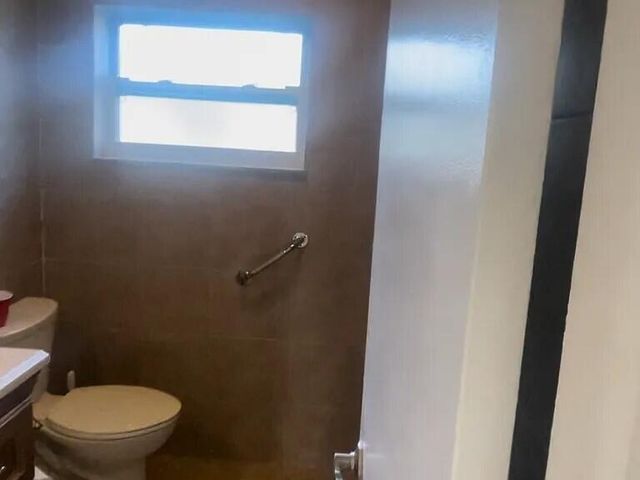 9402 NW 81st Court, Tamarac, FL 33321