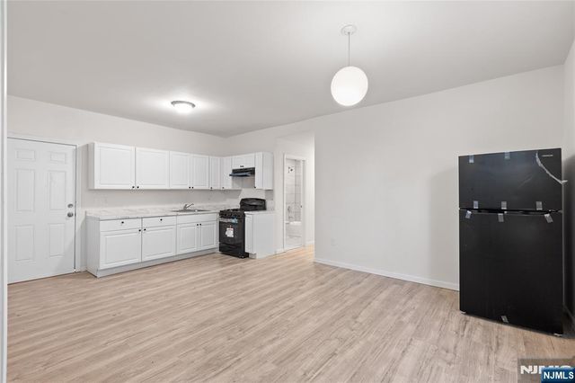 322 New Street, Newark, NJ 07103