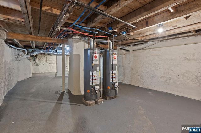 322 New Street, Newark, NJ 07103