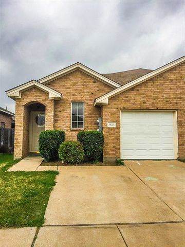 905 Walnut Street, Burleson, TX 76028