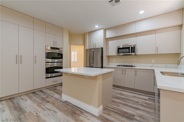 10409 Carmel Mountain Avenue, Las Vegas, NV 89144