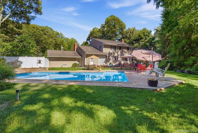 6 Redwood Drive, Dix Hills, NY 11746