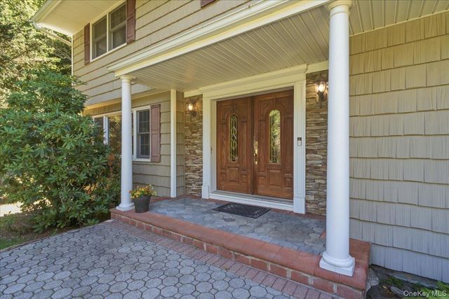 6 Redwood Drive, Dix Hills, NY 11746