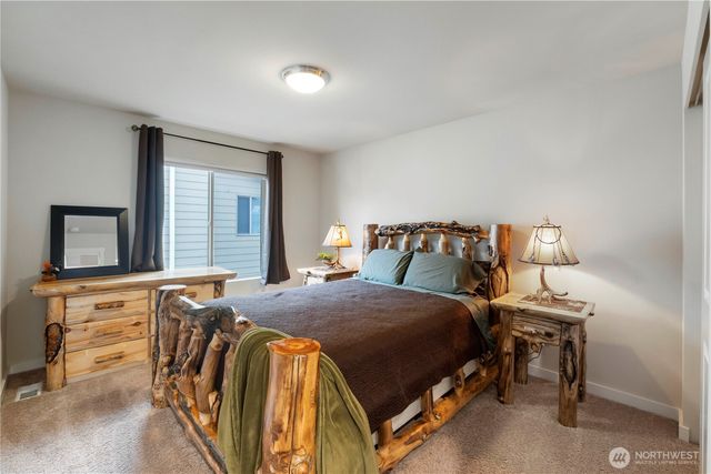 329 S Spruce Street, Buckley, WA 98321