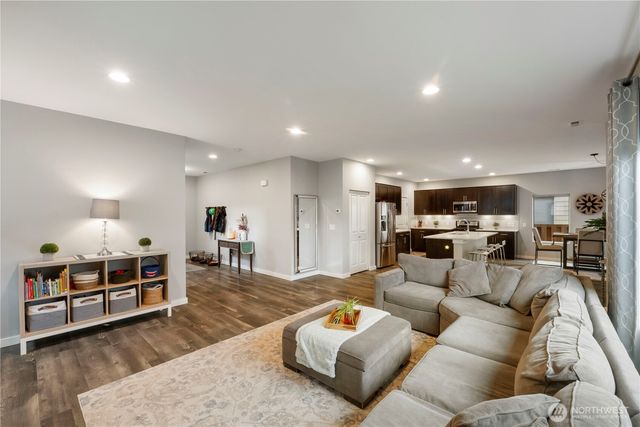 329 S Spruce Street, Buckley, WA 98321