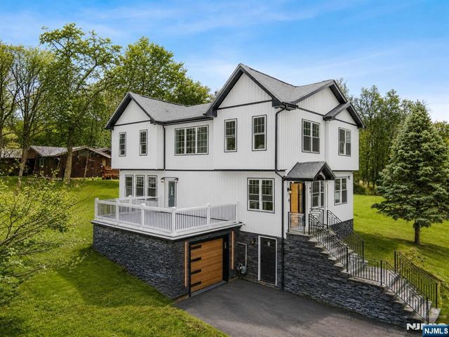 10 Old Rifle Camp Road, Woodland Park, NJ 07424