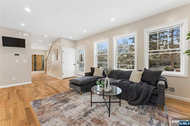 10 Old Rifle Camp Road, Woodland Park, NJ 07424