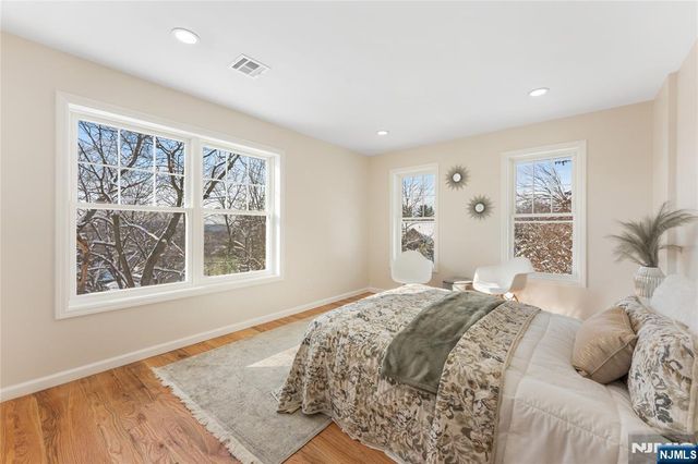 10 Old Rifle Camp Road, Woodland Park, NJ 07424