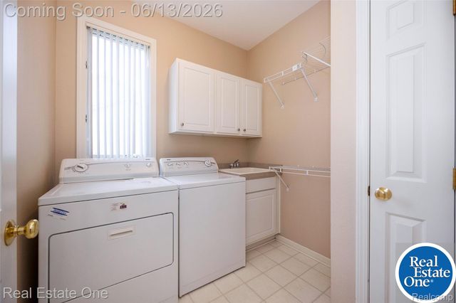 857 Saint James Park Avenue, Monroe Charter Township, MI 48161