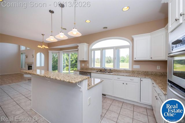 857 Saint James Park Avenue, Monroe Charter Township, MI 48161