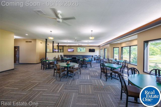 857 Saint James Park Avenue, Monroe Charter Township, MI 48161