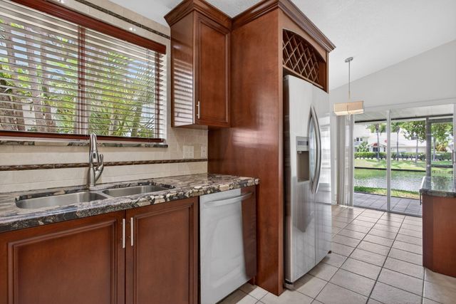 7364 Pinewalk Drive S, Margate, FL 33063