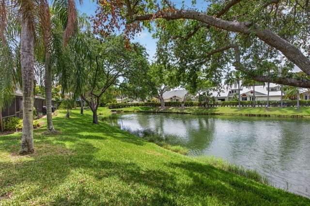 7364 Pinewalk Drive S, Margate, FL 33063