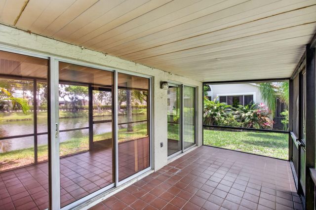 7364 Pinewalk Drive S, Margate, FL 33063