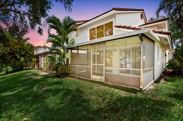 7364 Pinewalk Drive S, Margate, FL 33063