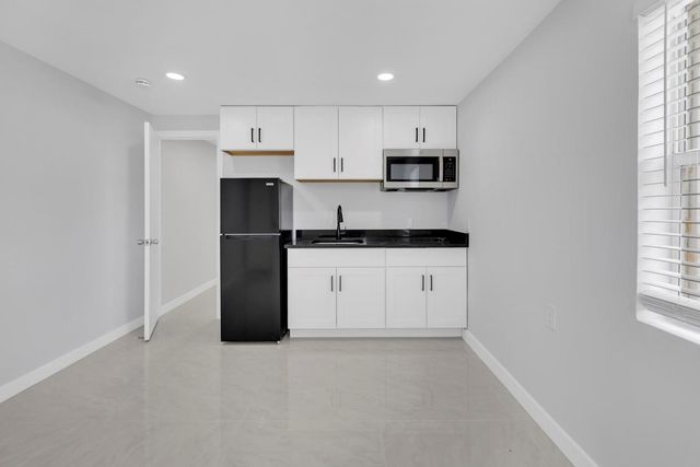 851 NW 4th Avenue, Pompano Beach, FL 33060