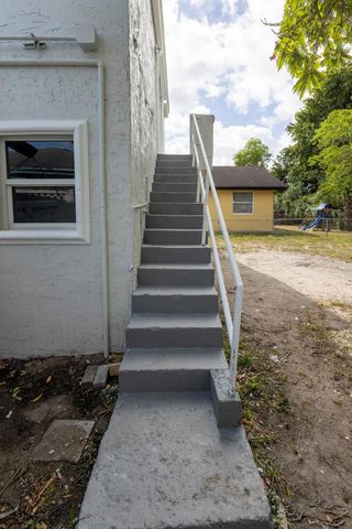 851 NW 4th Avenue, Pompano Beach, FL 33060