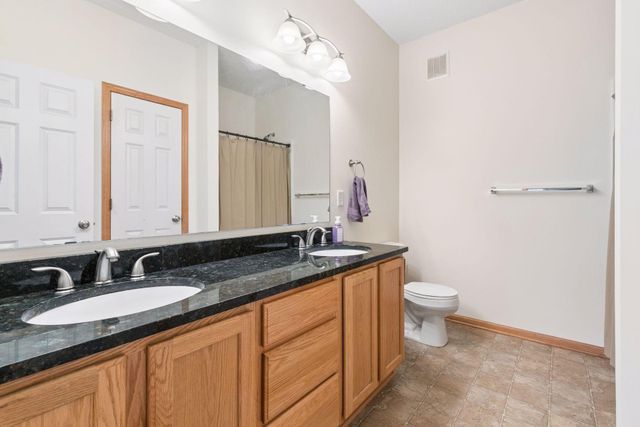 17871 Glasgow Way, Lakeville, MN 55044