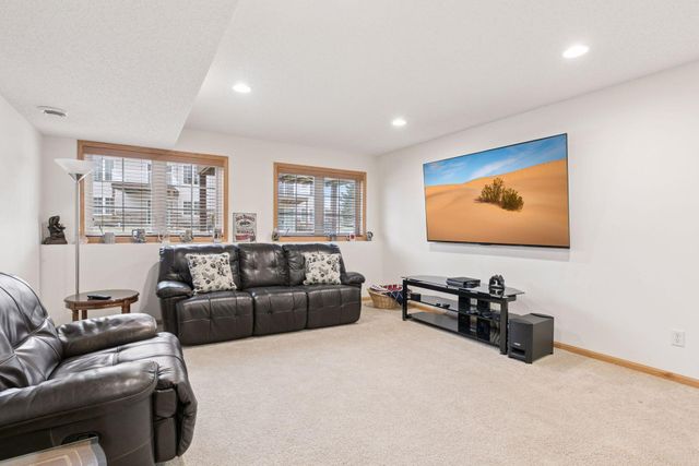 17871 Glasgow Way, Lakeville, MN 55044