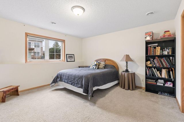 17871 Glasgow Way, Lakeville, MN 55044