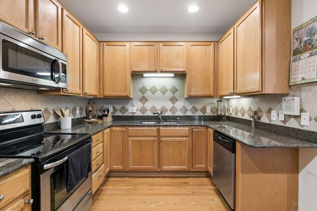 17871 Glasgow Way, Lakeville, MN 55044