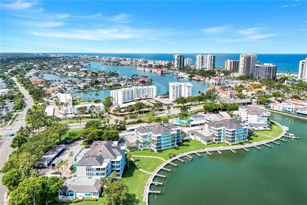 305 Park Shore Dr Apt 234, Naples, FL 34103