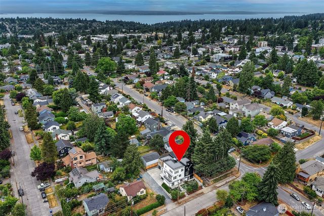 9813 Linden Avenue N, Seattle, WA 98103