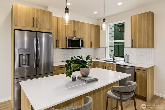 9813 Linden Avenue N, Seattle, WA 98103