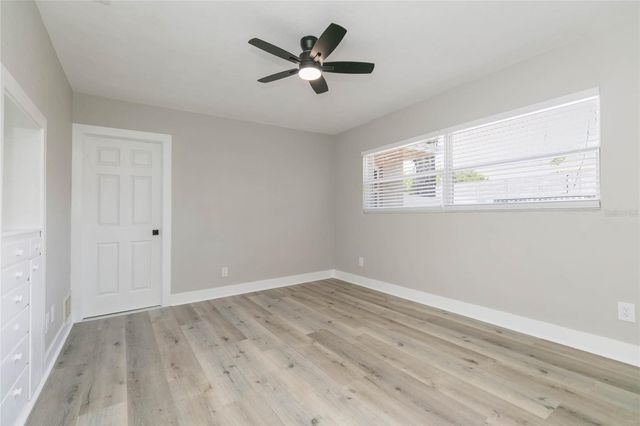 2600 52ND AVENUE N B, St Petersburg, FL 33714