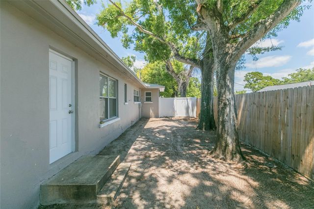 2600 52ND AVENUE N B, St Petersburg, FL 33714