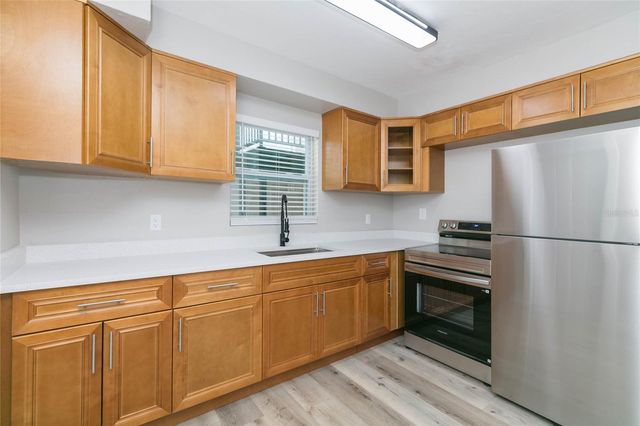 2600 52ND AVENUE N B, St Petersburg, FL 33714