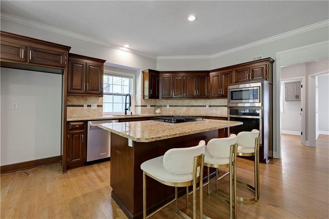 5444 W 129th Terrace, Leawood, KS 66209