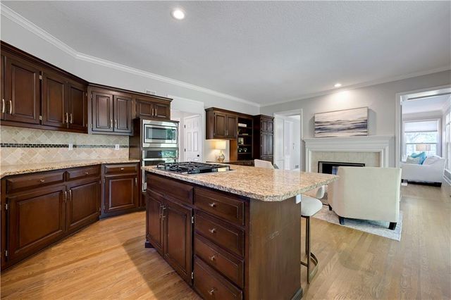 5444 W 129th Terrace, Leawood, KS 66209