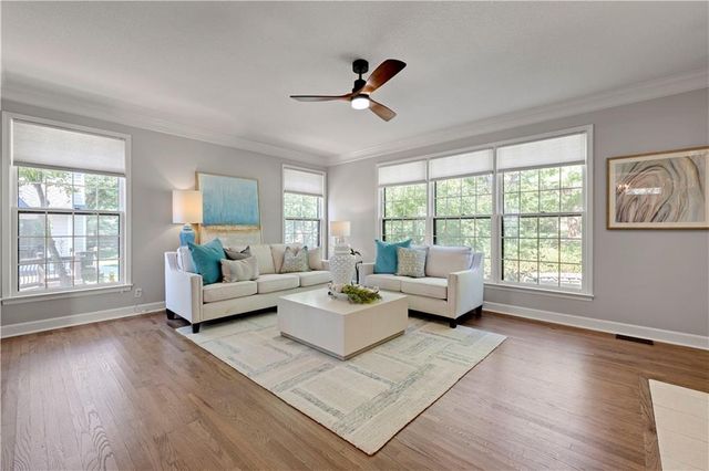 5444 W 129th Terrace, Leawood, KS 66209
