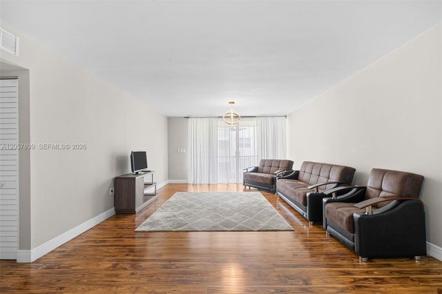 1690 NE 191st St 302-1, Miami, FL 33179