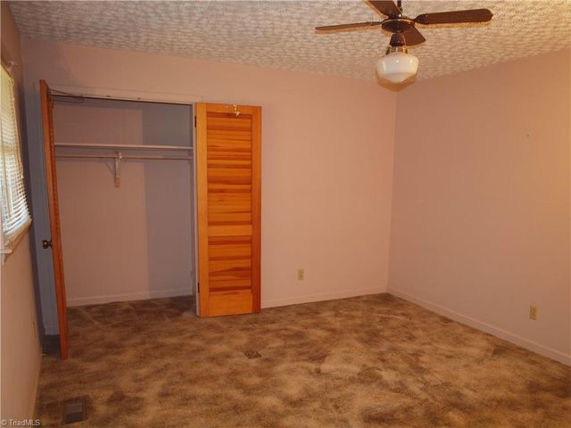 206 Oak Leaf Road, Asheboro, NC 27205