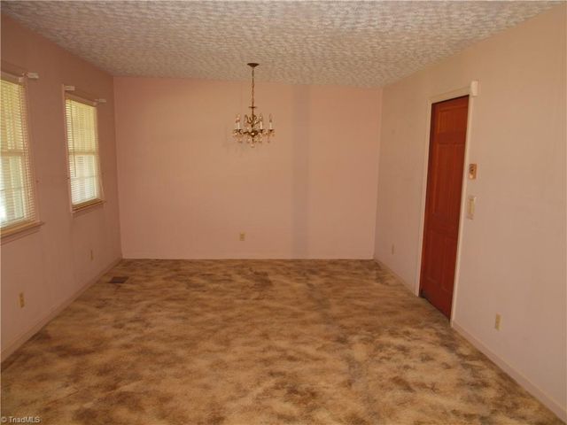 206 Oak Leaf Road, Asheboro, NC 27205