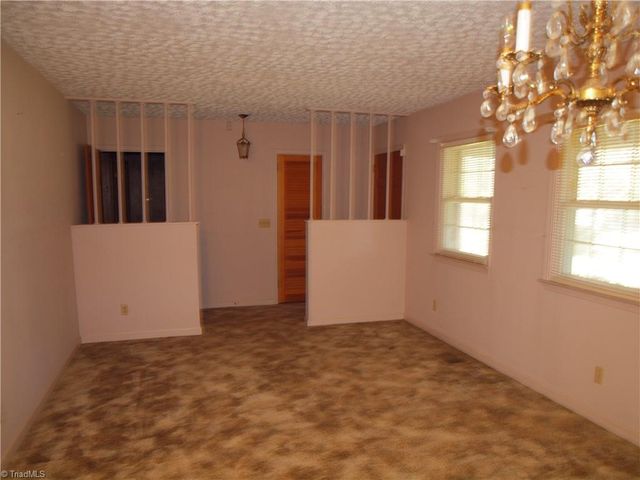 206 Oak Leaf Road, Asheboro, NC 27205