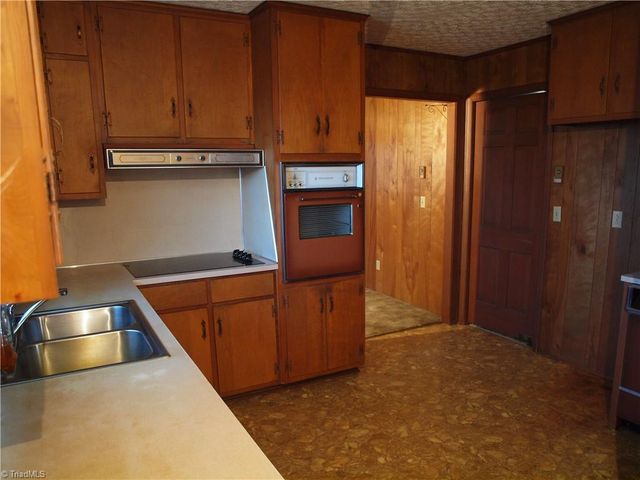 206 Oak Leaf Road, Asheboro, NC 27205