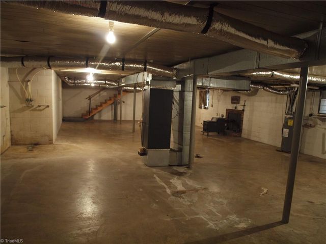 206 Oak Leaf Road, Asheboro, NC 27205