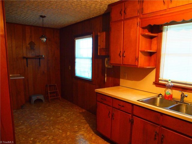 206 Oak Leaf Road, Asheboro, NC 27205