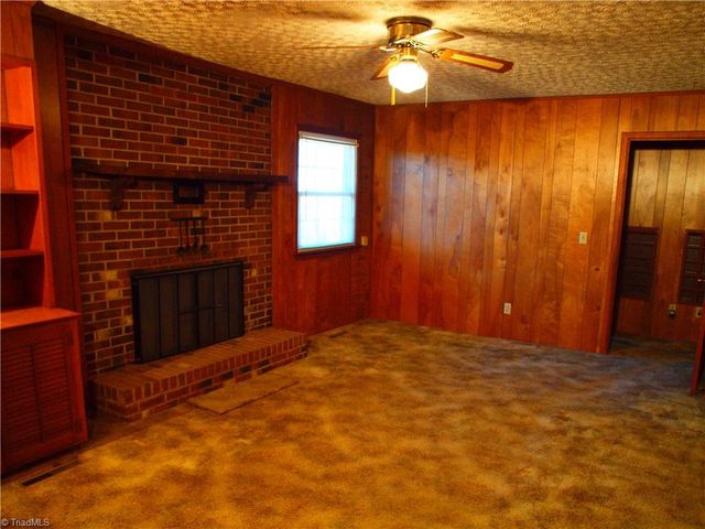 206 Oak Leaf Road, Asheboro, NC 27205